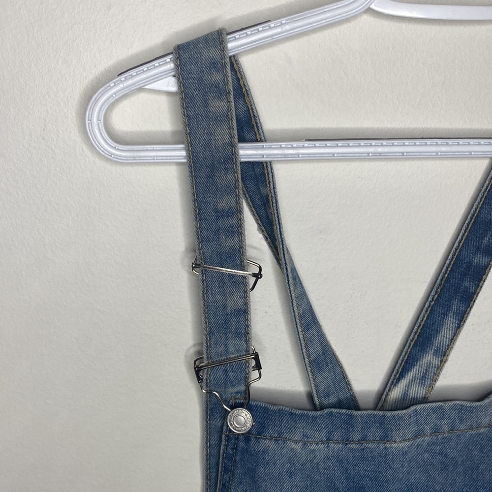 Light wash denim distressed overalls unbranded size L - Picture 5 of 11